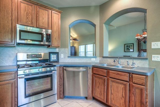 66 W Spindle Tree Circle, The Woodlands, TX 77382