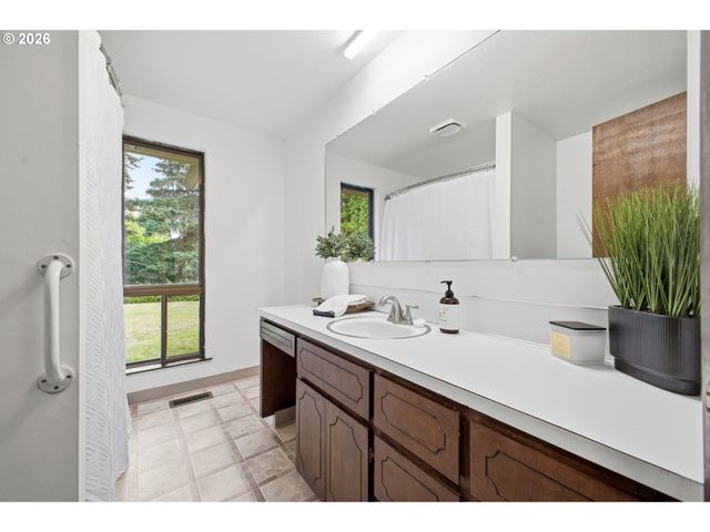 10107 Nw 11TH Ave, Vancouver, WA 98685