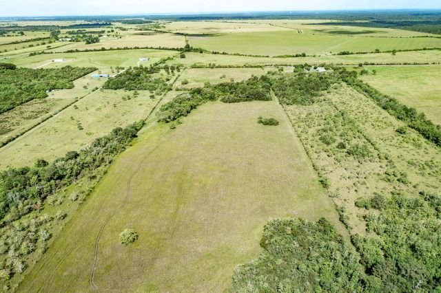 000 Fm 1724, Hankamer, TX 77560