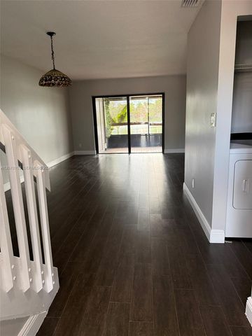 260 NW 106th Terrace 260, Pembroke Pines, FL 33026