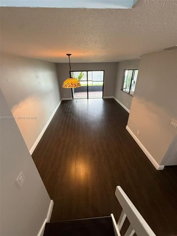 260 NW 106th Terrace 260, Pembroke Pines, FL 33026