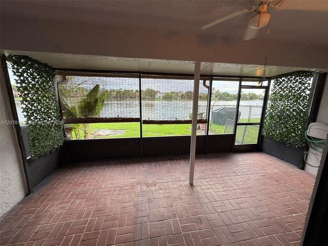 260 NW 106th Terrace 260, Pembroke Pines, FL 33026
