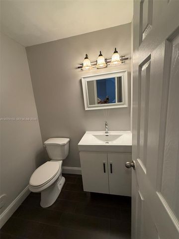 260 NW 106th Terrace 260, Pembroke Pines, FL 33026