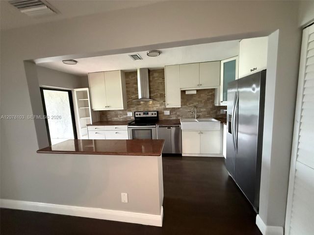 260 NW 106th Terrace 260, Pembroke Pines, FL 33026