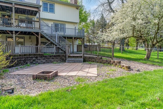 9 Valley View Drive, Blue Grass, IA 52726