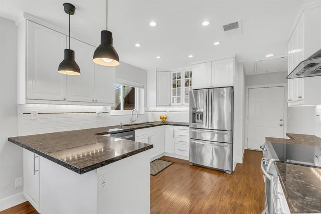 5415 Del Rio Rd, Sacramento, CA 95822