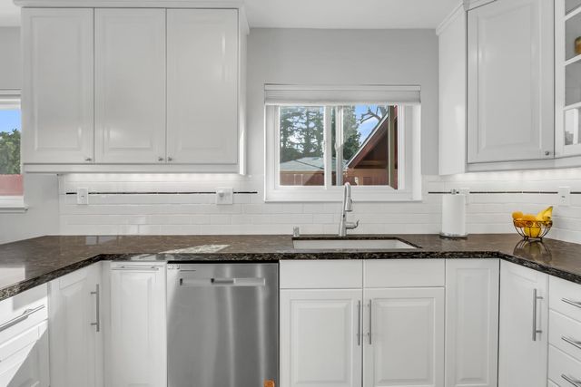 5415 Del Rio Rd, Sacramento, CA 95822