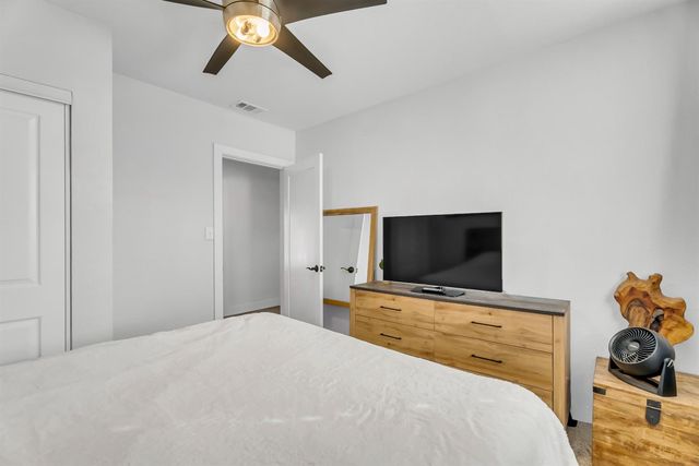 5415 Del Rio Rd, Sacramento, CA 95822