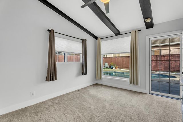 5415 Del Rio Rd, Sacramento, CA 95822