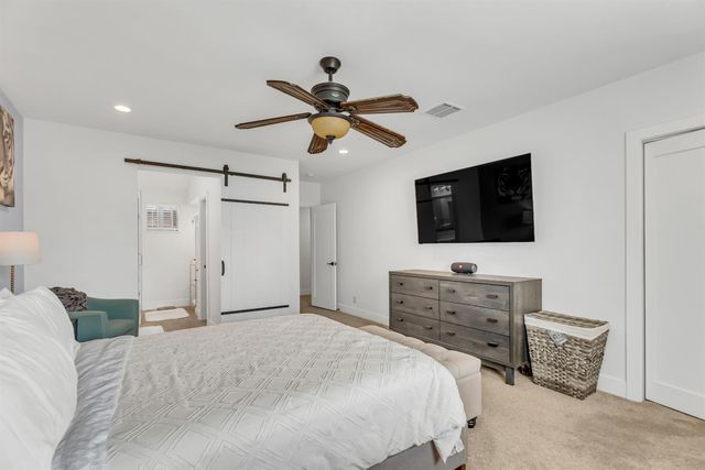 5415 Del Rio Rd, Sacramento, CA 95822