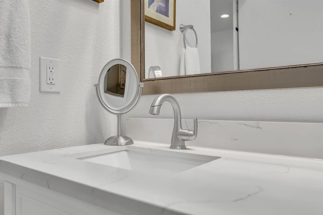 5415 Del Rio Rd, Sacramento, CA 95822