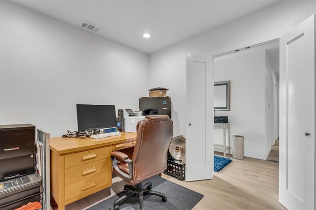 5415 Del Rio Rd, Sacramento, CA 95822