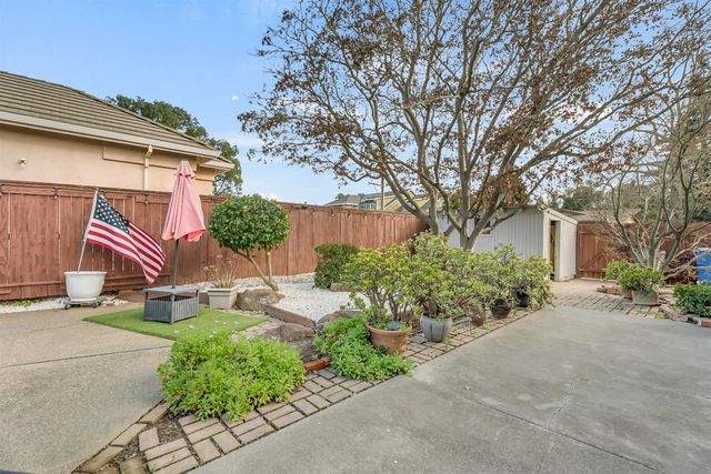 5415 Del Rio Rd, Sacramento, CA 95822