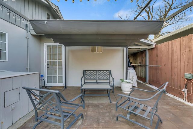 5415 Del Rio Rd, Sacramento, CA 95822