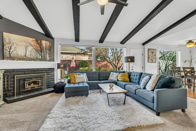 5415 Del Rio Rd, Sacramento, CA 95822