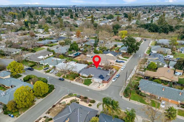 5415 Del Rio Rd, Sacramento, CA 95822