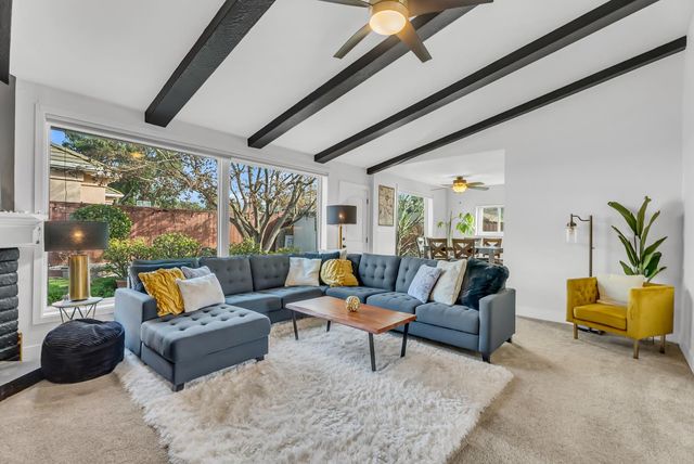 5415 Del Rio Rd, Sacramento, CA 95822