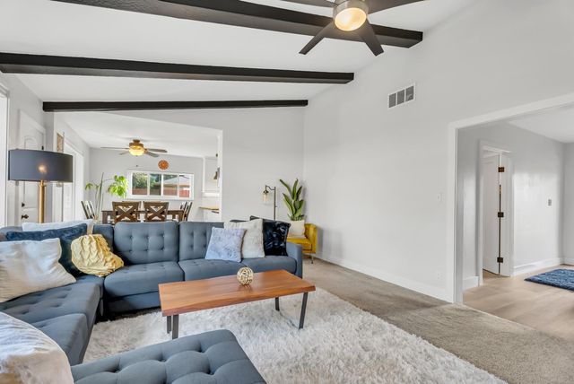 5415 Del Rio Rd, Sacramento, CA 95822