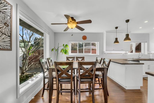 5415 Del Rio Rd, Sacramento, CA 95822