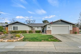 5415 Del Rio Rd, Sacramento, CA 95822