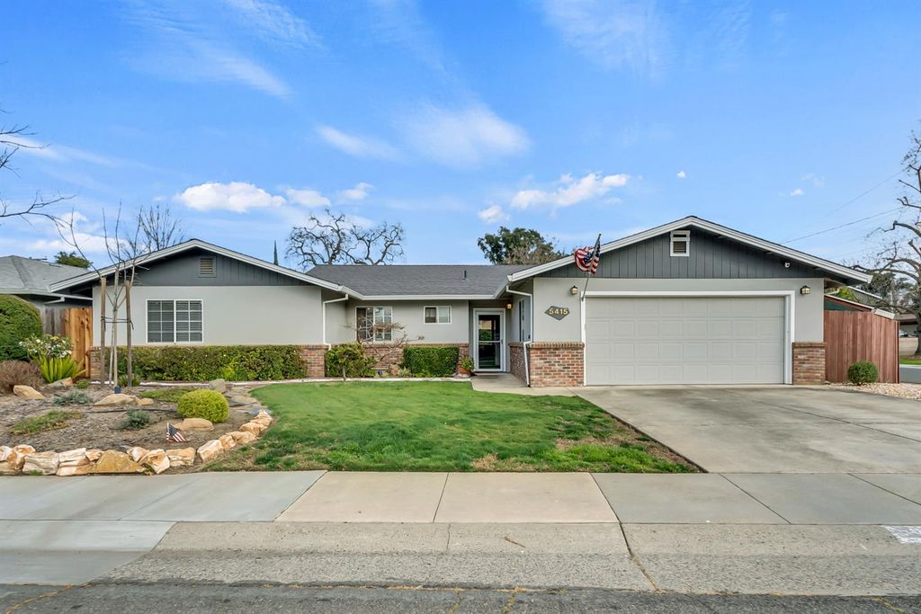 5415 Del Rio Rd, Sacramento, CA 95822