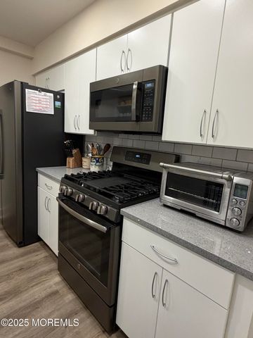 23 Locust Way, Spring Lake Heights, NJ 07762