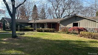 6800 Crestway Drive, Bloomfield Hills, MI 48301