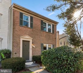 1 APPLEDOWRE CT #137, Germantown, MD 20876