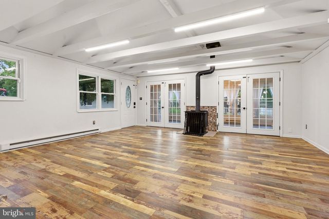 6 SHORE CIR, Browns Mills, NJ 08015
