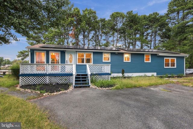 6 SHORE CIR, Browns Mills, NJ 08015