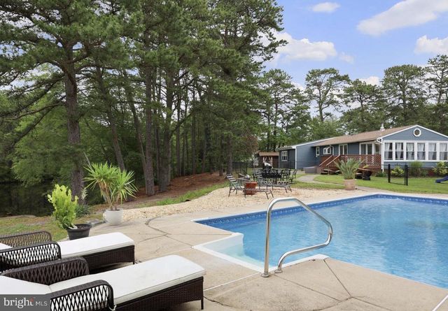 6 SHORE CIR, Browns Mills, NJ 08015