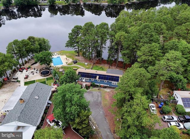 6 SHORE CIR, Browns Mills, NJ 08015