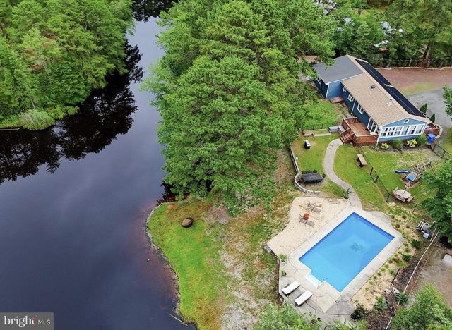 6 SHORE CIR, Browns Mills, NJ 08015