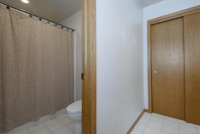 130 Chestnut WAY, North Prairie, WI 53153