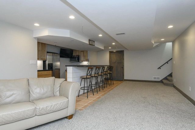 130 Chestnut WAY, North Prairie, WI 53153