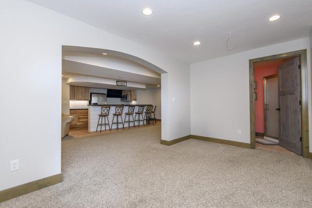 130 Chestnut WAY, North Prairie, WI 53153