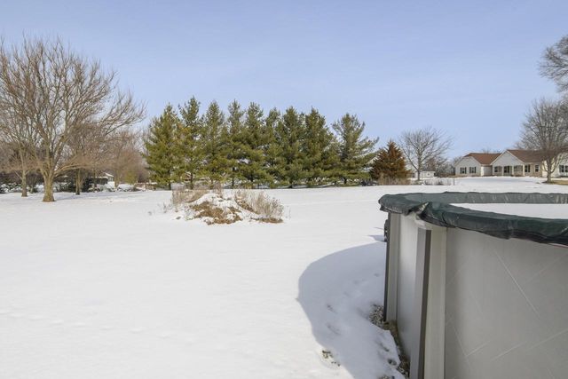 130 Chestnut WAY, North Prairie, WI 53153