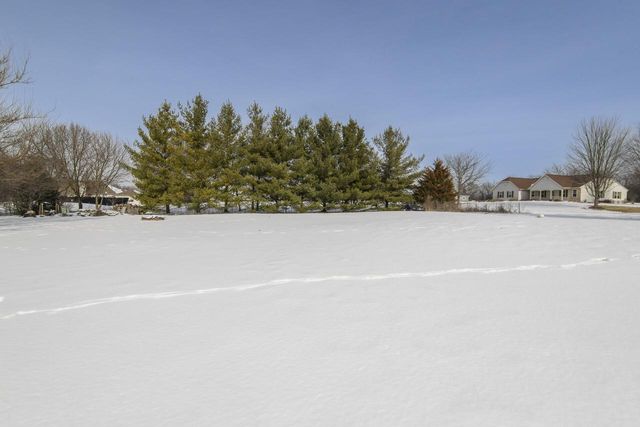 130 Chestnut WAY, North Prairie, WI 53153