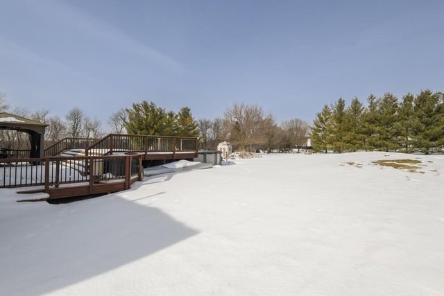 130 Chestnut WAY, North Prairie, WI 53153