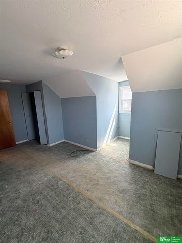 12210 Seldin Drive, Omaha, NE 68144