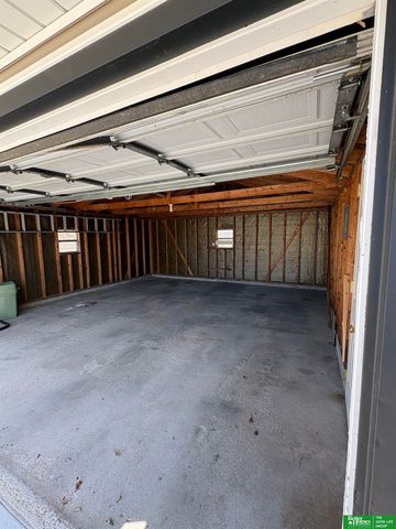 12210 Seldin Drive, Omaha, NE 68144