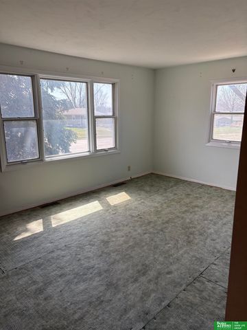 12210 Seldin Drive, Omaha, NE 68144