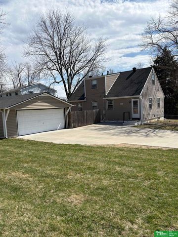 12210 Seldin Drive, Omaha, NE 68144