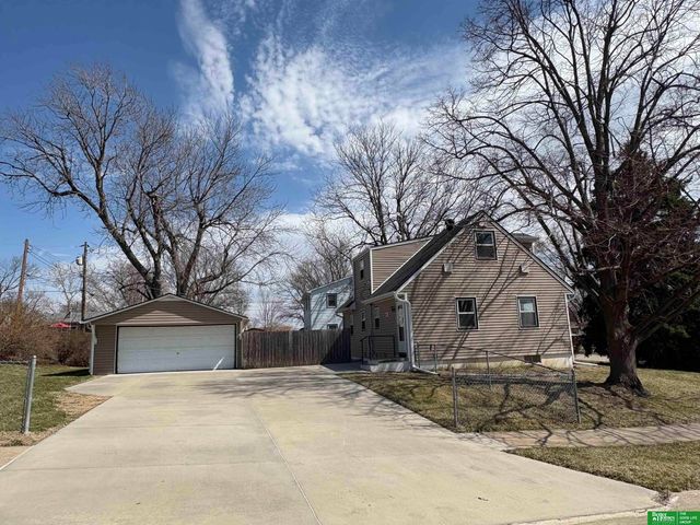 12210 Seldin Drive, Omaha, NE 68144