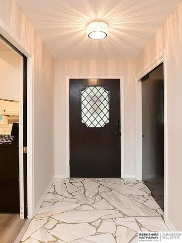 605 S 126 Street, Omaha, NE 68154