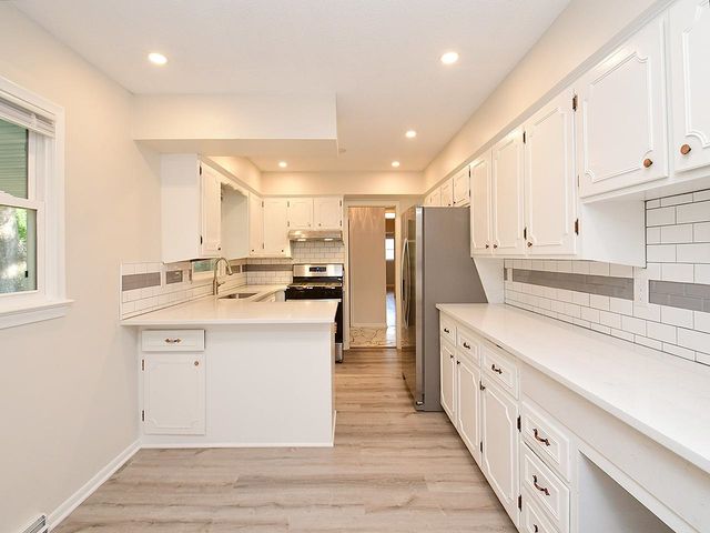 605 S 126 Street, Omaha, NE 68154