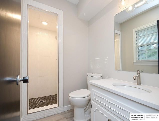 605 S 126 Street, Omaha, NE 68154