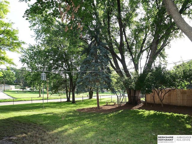 605 S 126 Street, Omaha, NE 68154