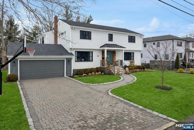 26 Laurie Drive, Englewood Cliffs, NJ 07632