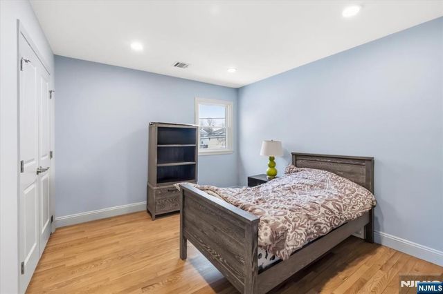 26 Laurie Drive, Englewood Cliffs, NJ 07632